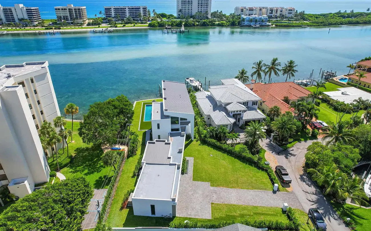 Birds-eye view of a property on an intracoastal waterfront