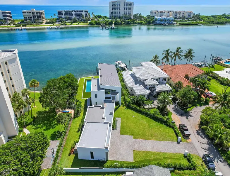 Birds-eye view of a property on an intracoastal waterfront