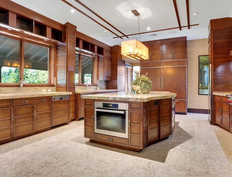 large kitchen with kitchen island